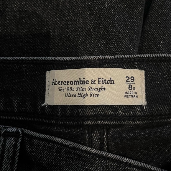 Abercrombie & Fitch The 90s Slim Straight
Ultra High Rise Jeans - Picture 11 of 15